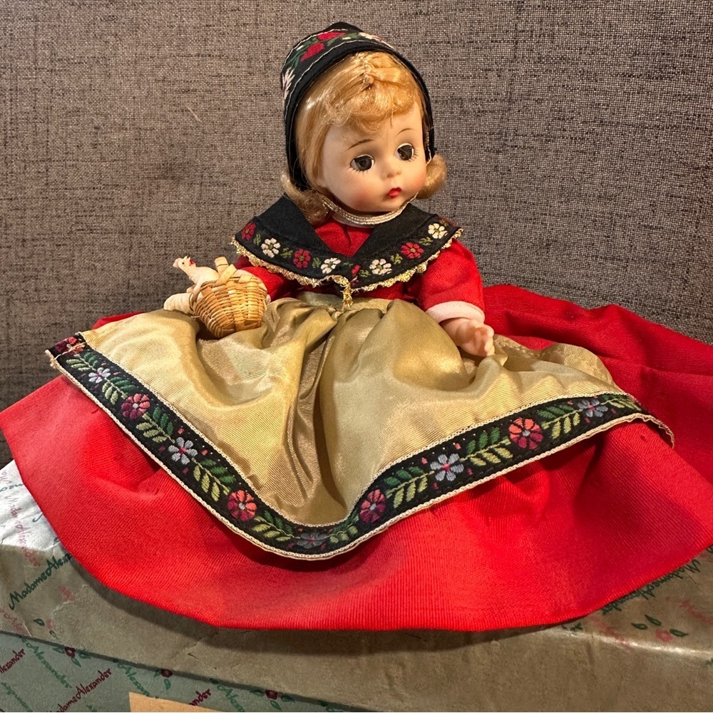 Madame Alexander International Series Swedish 792 Doll 8” Girl Swedish- help!